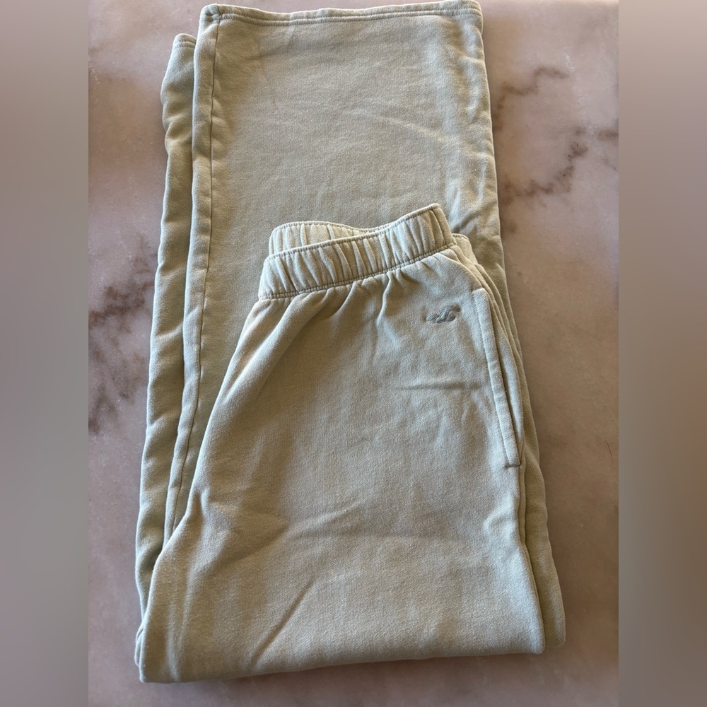 Hollister Ultra High-Rise Sage Sweatpants